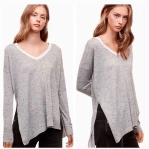 Aritzia Wilfred Sherbrooke V Neck Sweater. Size XS.